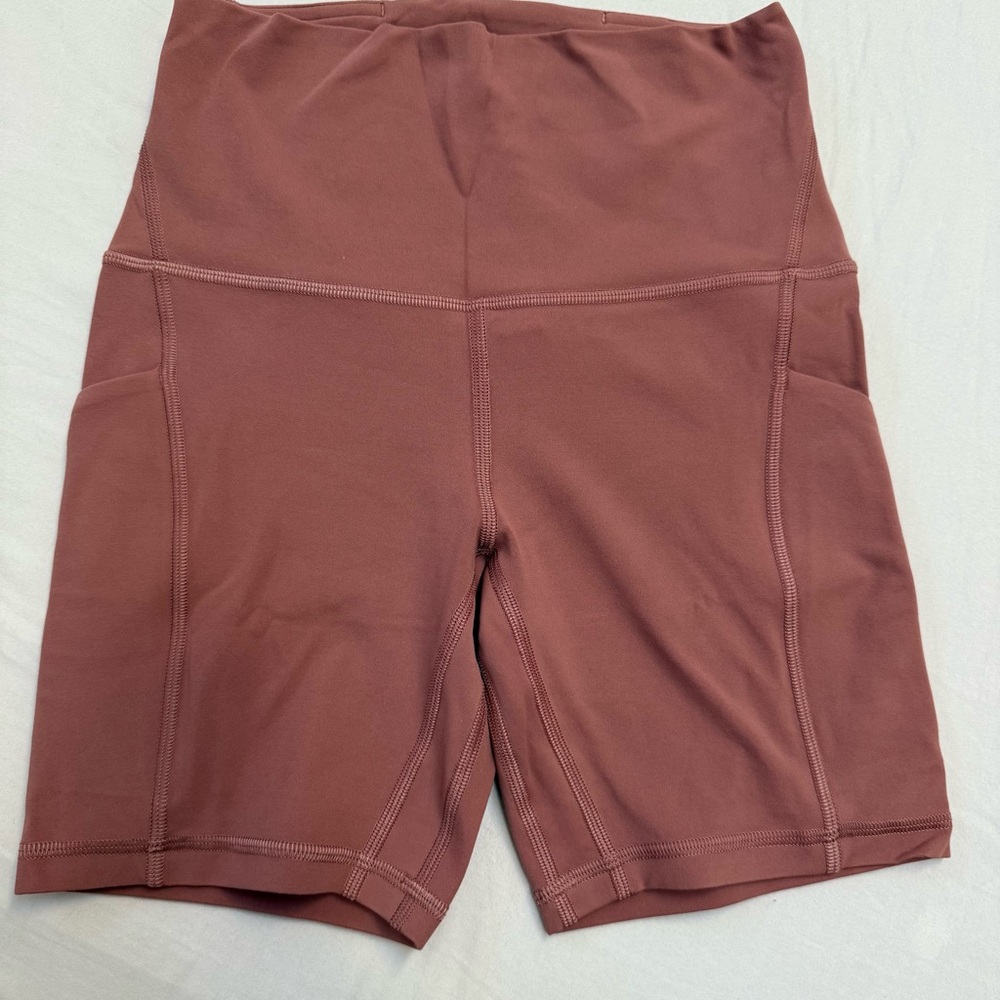 Lululemon align shorts with pockets 6”